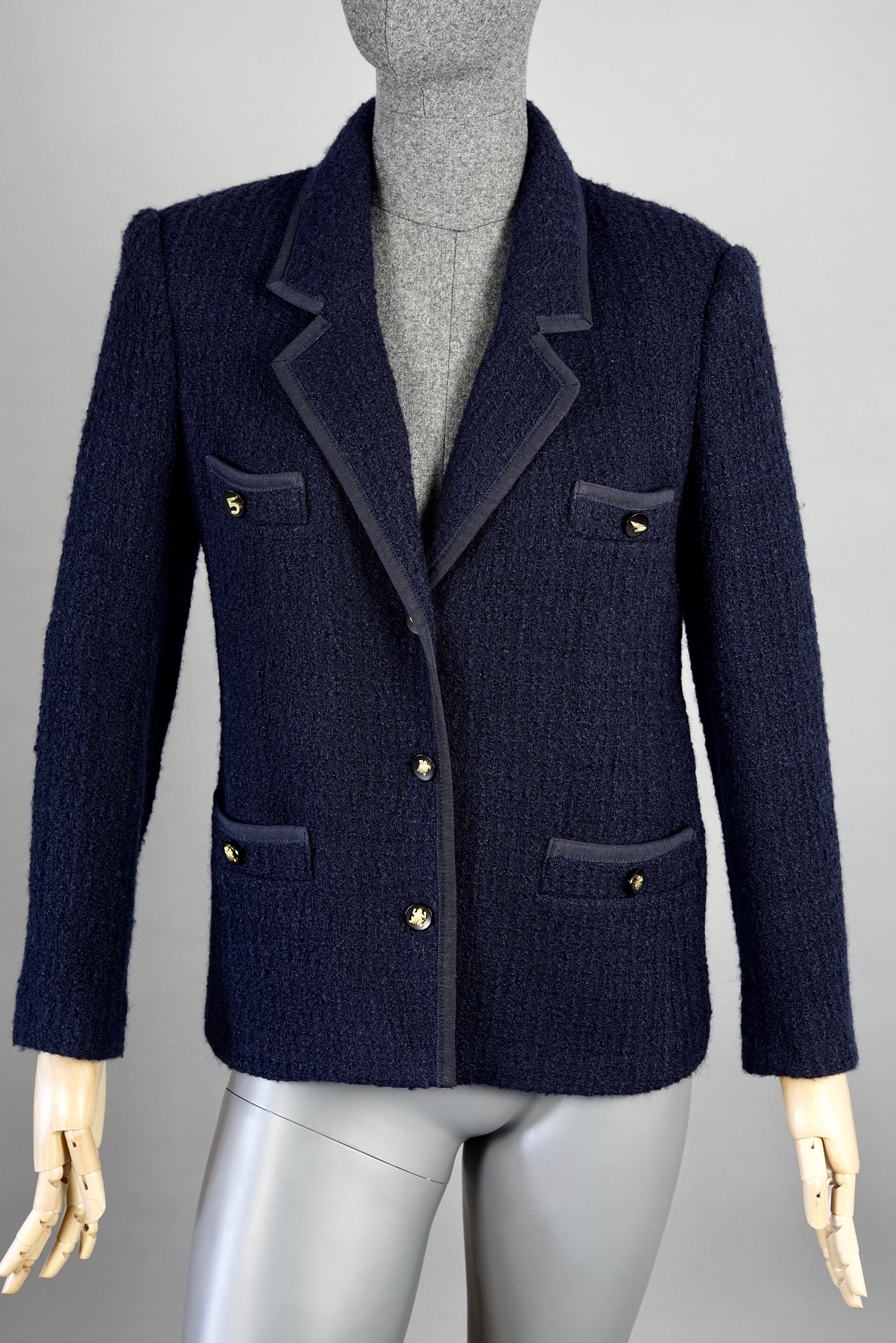 NEW SHORT SLEEVE CHANEL JACKET 3/4 XL 44 P20718V12103 BLUE TWEED JACKET  Navy blue ref.888305 - Joli Closet