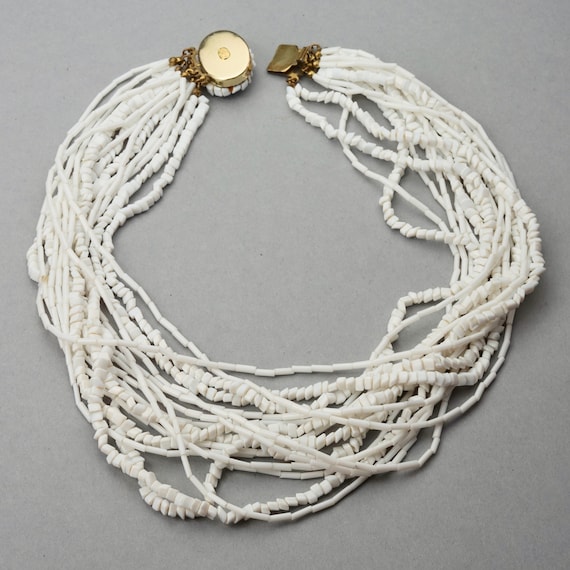 Vintage 1965 CHRISTIAN DIOR Multi Strand Milk Gla… - image 4