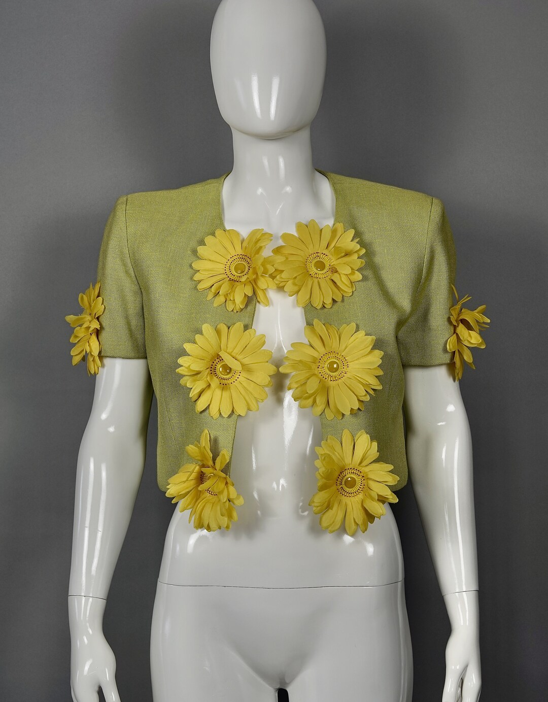 Vintage MOSCHINO CHEAP and CHIC Daisy Flower Novelty Cropped Vintage MOSCHINO CHEAP and CHIC Daisy Flower Novelty Cropped