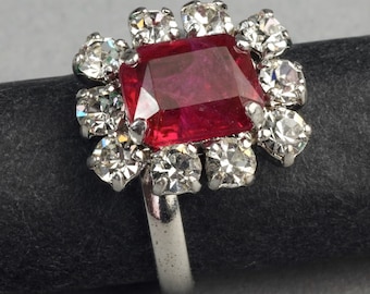 Dior｜JEWERLY (N1971HOMMT 000) Vintage 1971 CHRISTIAN DIOR Red Rhinestone Ring - Etsy