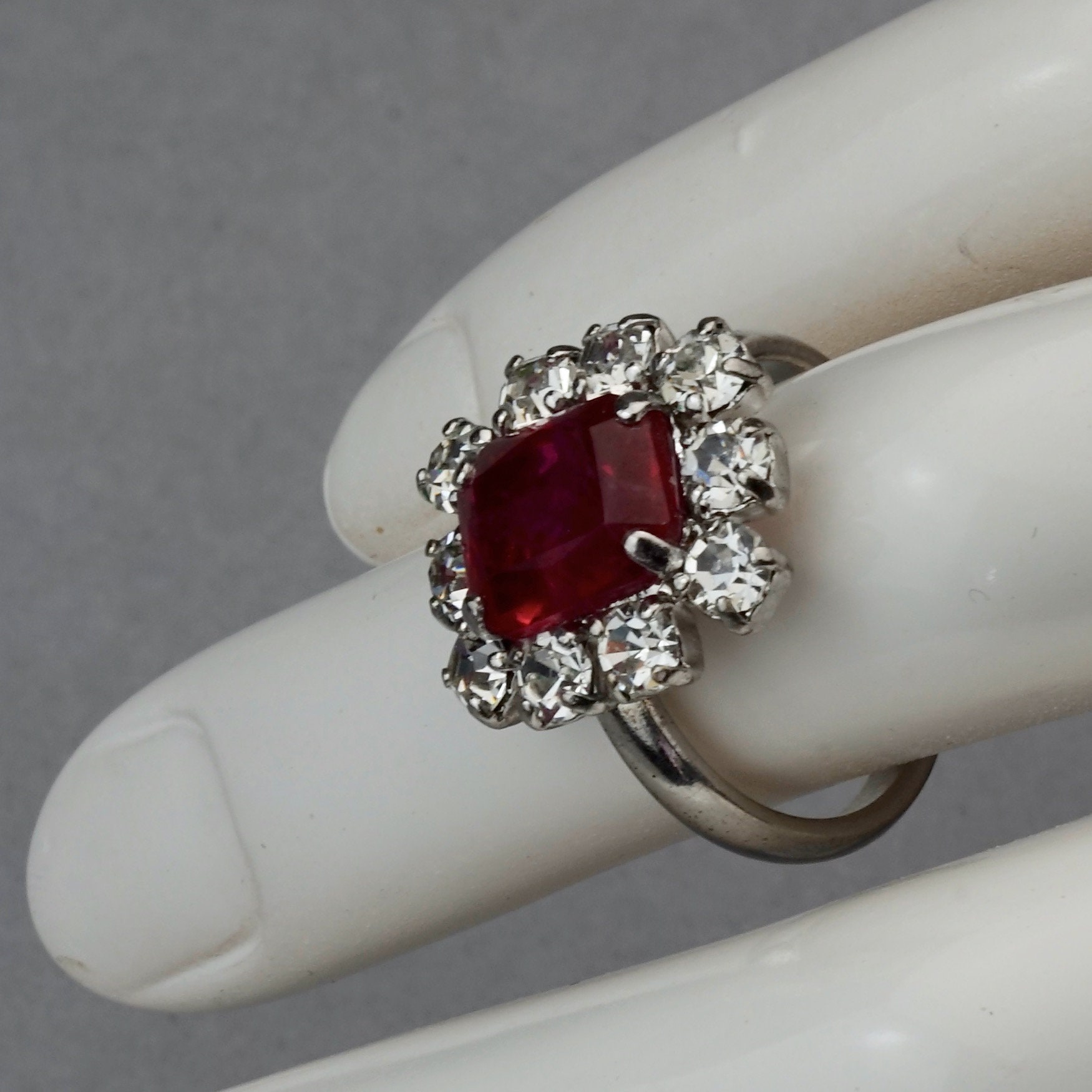 Vintage 1971 CHRISTIAN DIOR Red Rhinestone Ring 