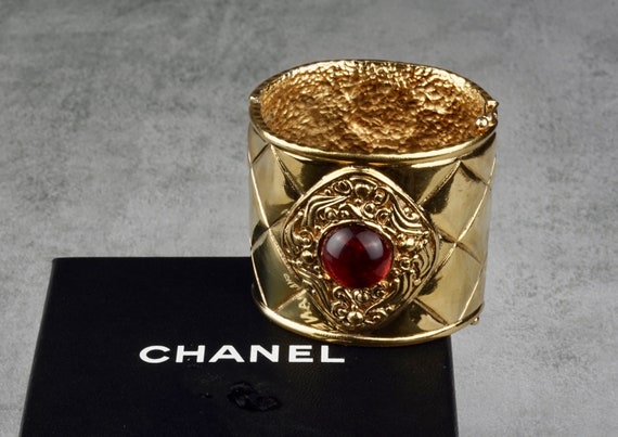 Vintage CHANEL Gripoix Quilted Cuff Bracelet