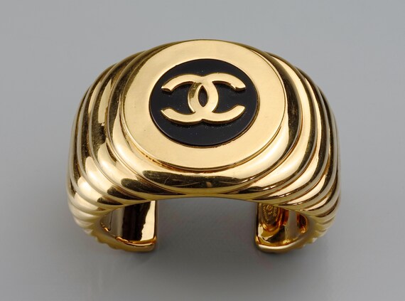 Vintage CHANEL CC Logo Ribbed Cuff Bracelet 