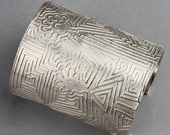 Bracelet Manchette Vintage BICHE DE BERE - Créateur Français Paris - Argenté En étain