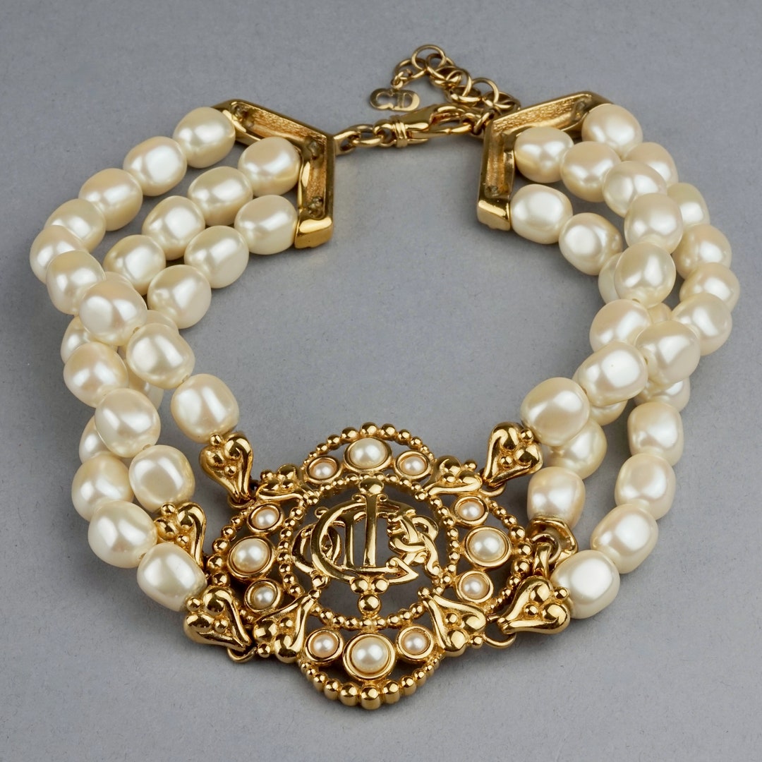 Vintage CHRISTIAN DIOR Logo Insignia Medallion Tiered Pearl