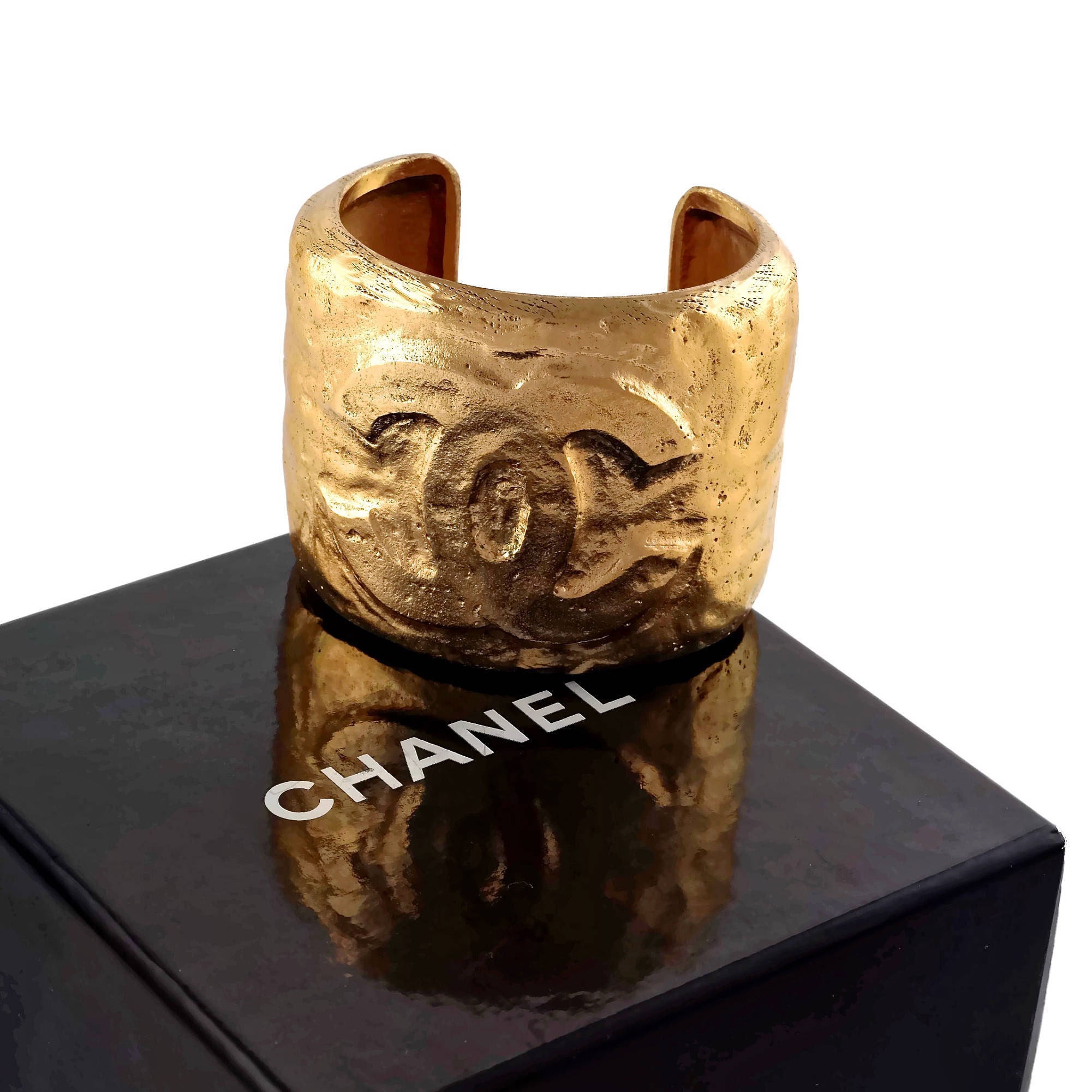 Vintage CHANEL CC Logo Hammered Cuff Bracelet -  Sweden