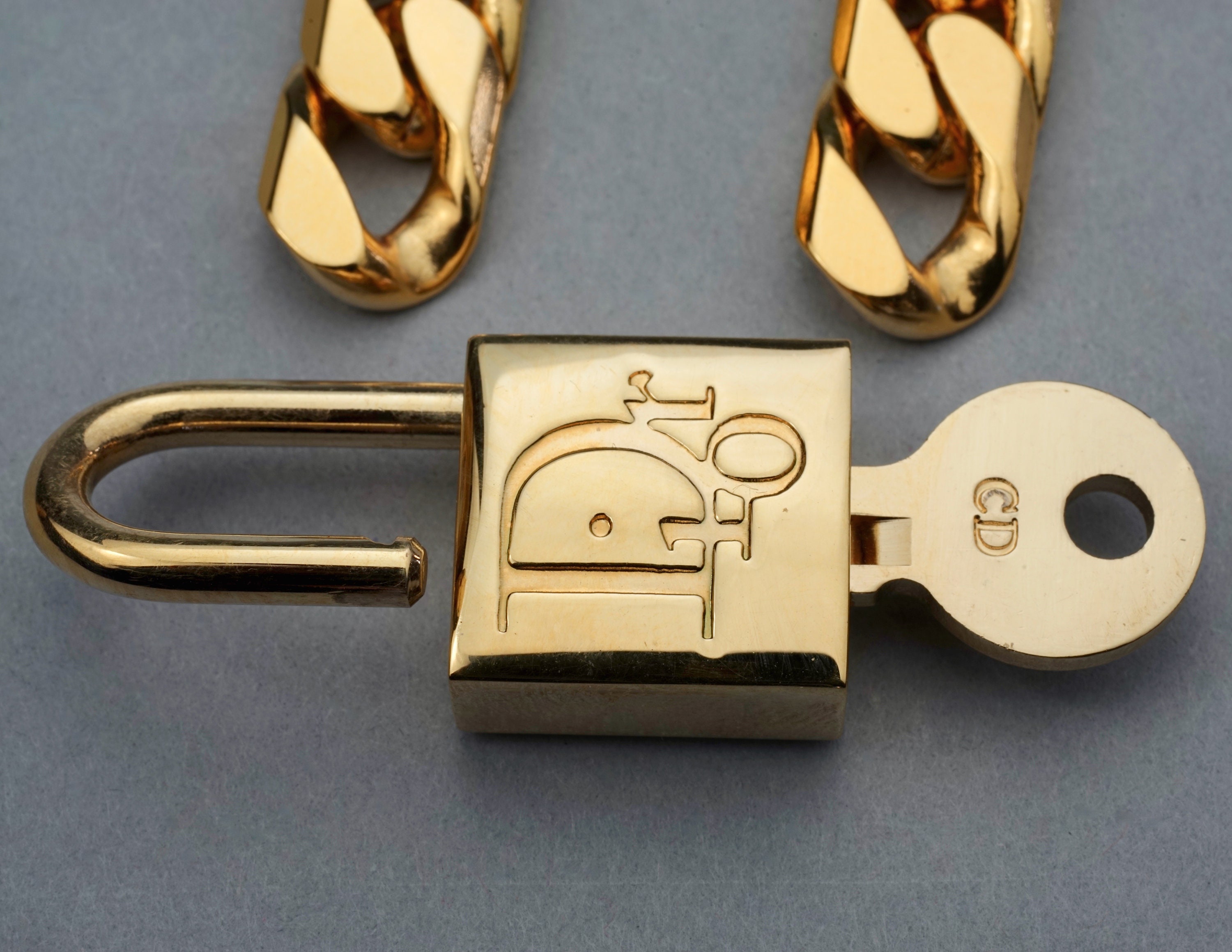 Vintage CHRISTIAN DIOR Logo Cadena Padlock Key Pendant Chain Gold Necklace Etsy