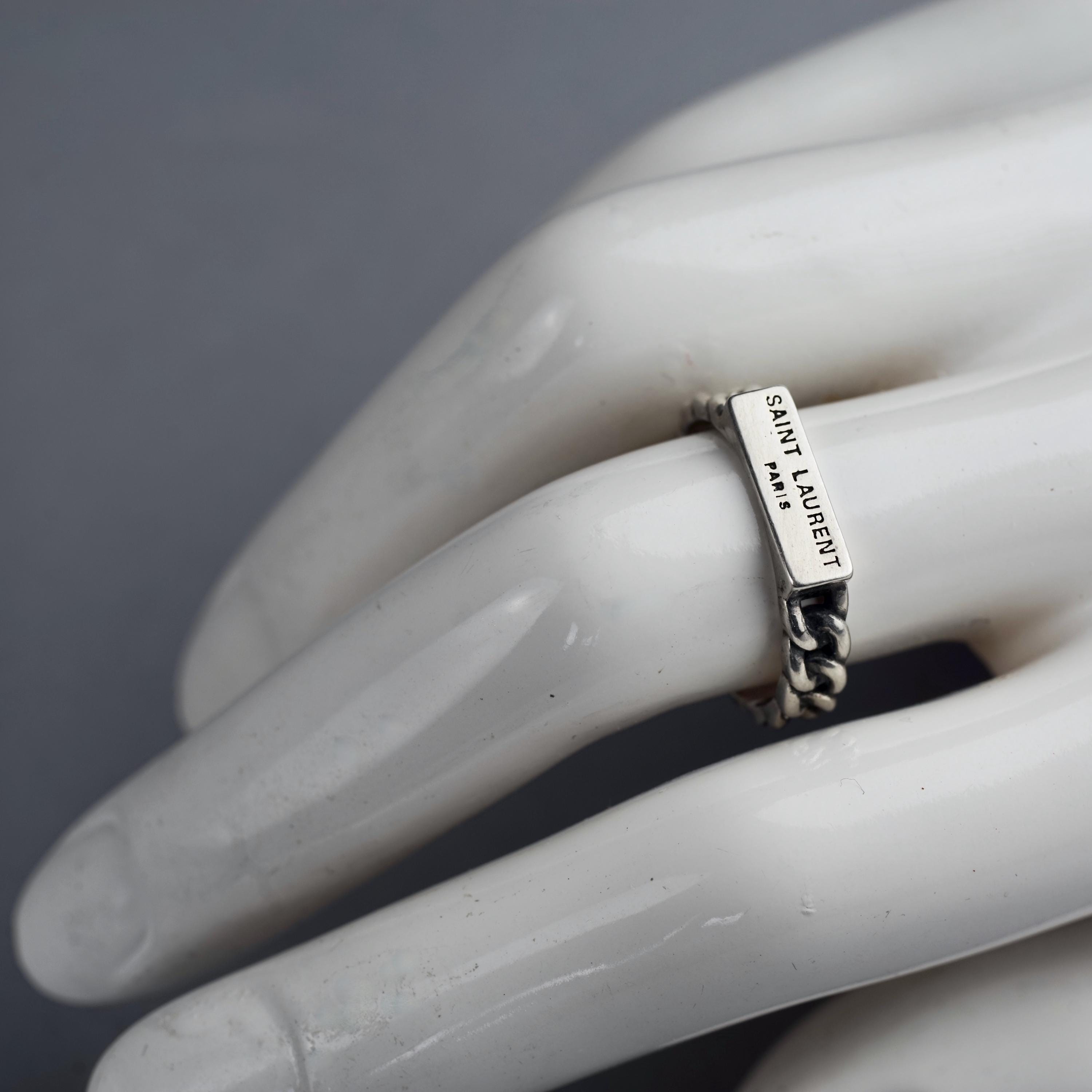 アクセサリー Vintage Yves Saint Laurent PlateNacklece YSL Saint Laurent Reworked Silver Button Necklace – Reluxe