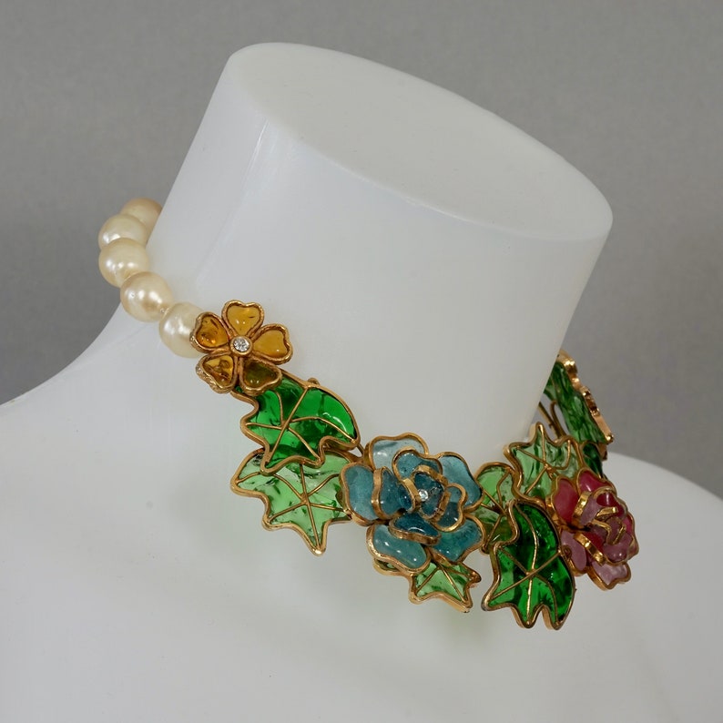 CHANEL MAISON GRIPOIX Fleurs en verre coulé et perles baroques Collier Choker image 2