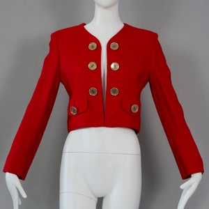 Chaqueta corta vintage MOSCHINO barata y chic con botones de brújula en rojo