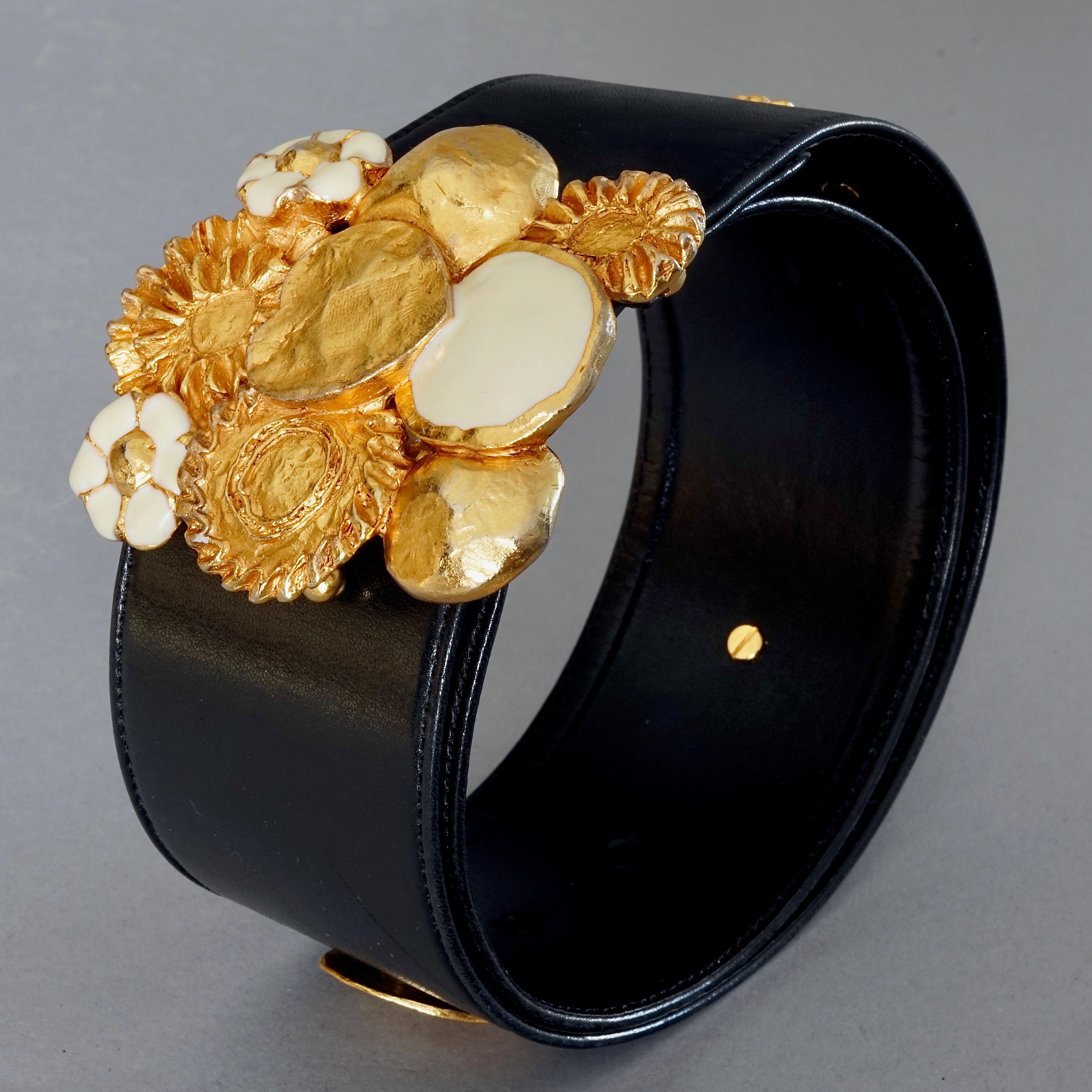 RARE AUTHENTIC VINTAGE CHRISTIAN LACROIX CARVED BUCKLE LEATHER BELT SIZE 75 cm Christian Lacroix Belts for Women | The RealReal main image 4