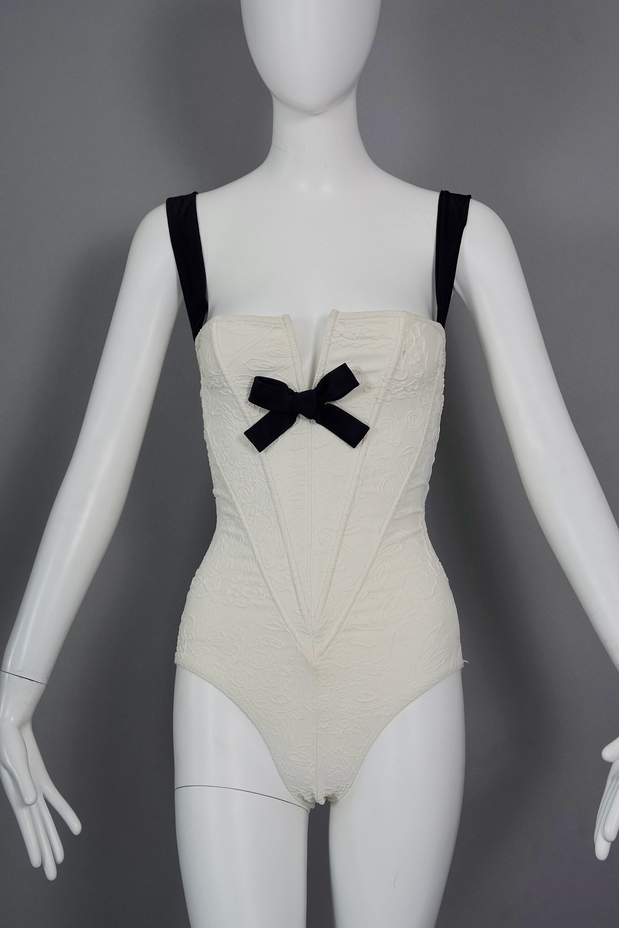 Christian Lacroix 豪華刺繍　希少❣️ストレッチ　入手困難❣️ Christian Lacroix products for sale | eBay