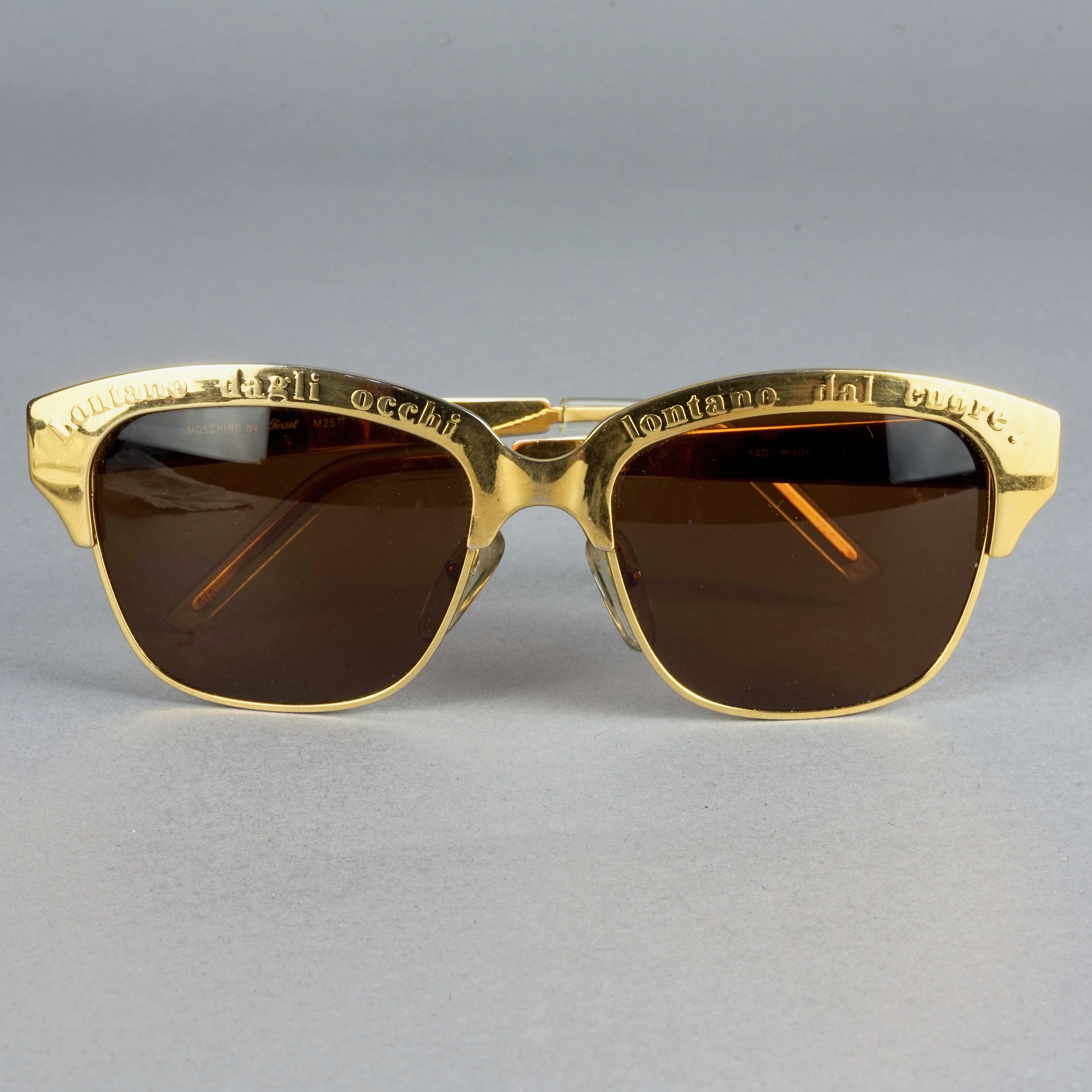 Moschino sunglasses gold trim. In good condition Vintage MOSCHINO Gold  main image 3