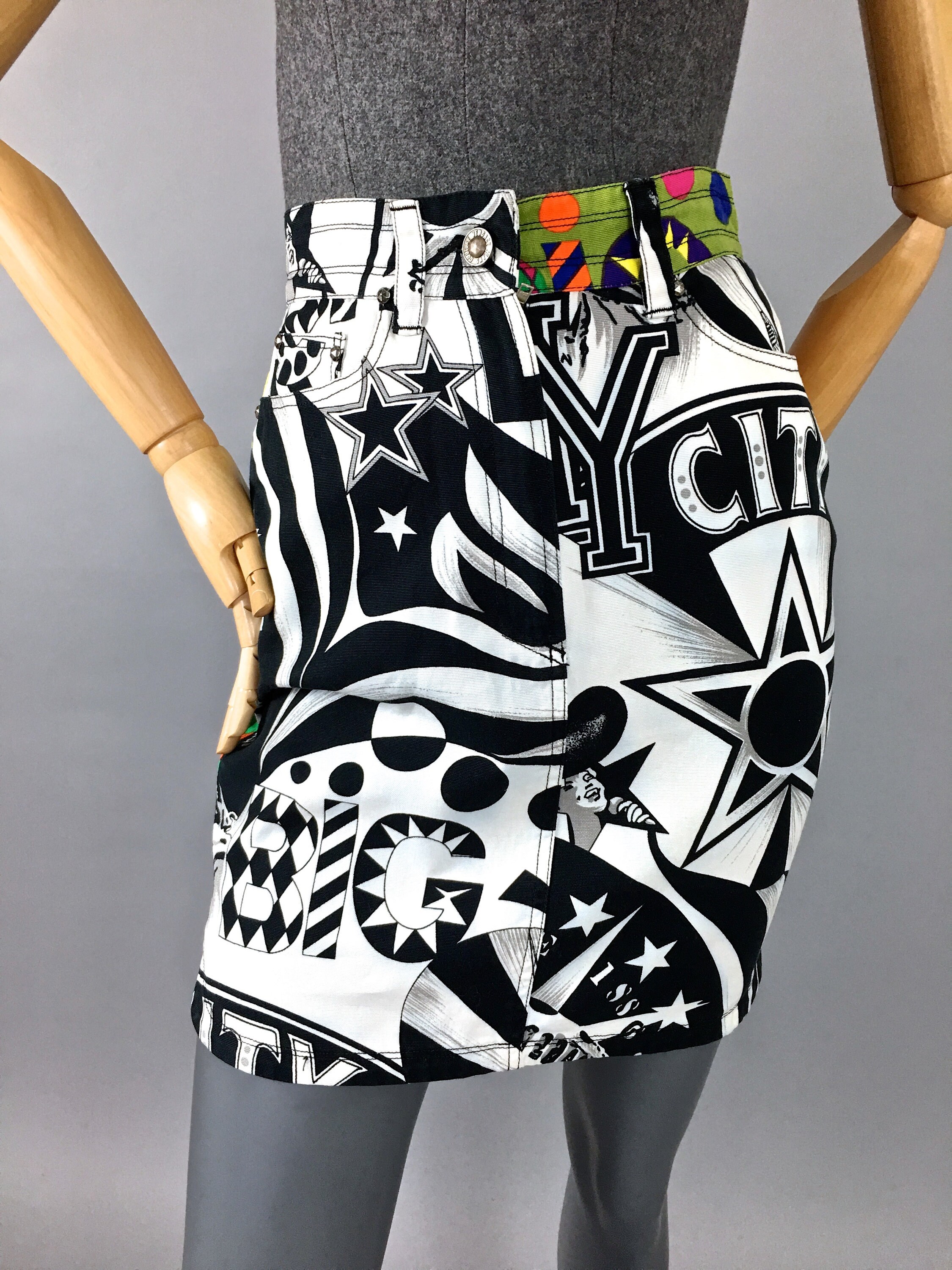 Vintage VERSACE JEANS COUTURE Manhattan New York City