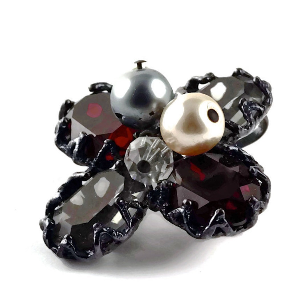 Viange | Our vintage Yves Saint Laurent YSL brooch made in
