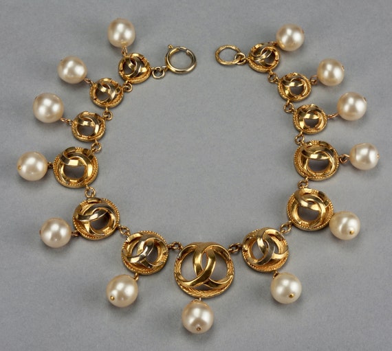 Vintage CHANEL CC Logo Links Pearl Charms Necklace -  Sweden