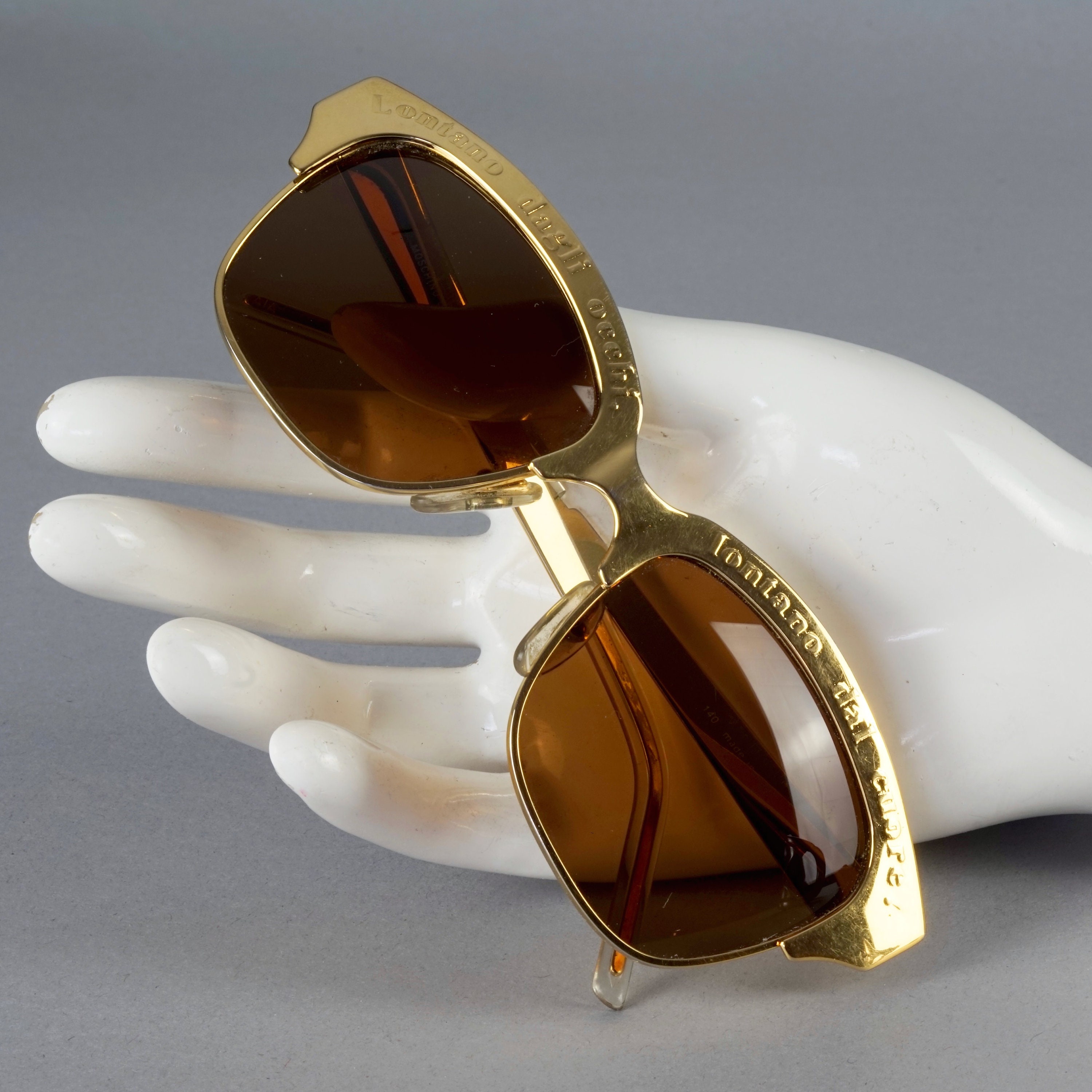 Vintage MOSCHINO Gold  display picture 2