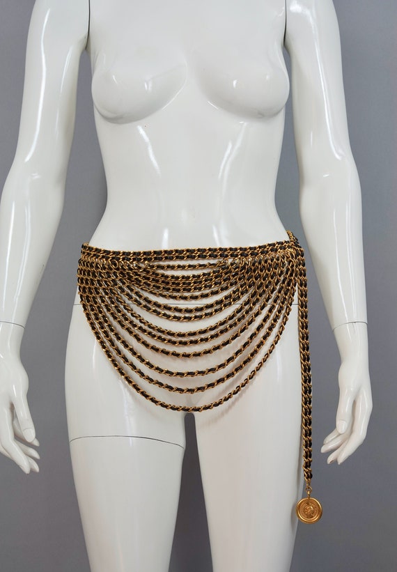 Vintage 1993 CHANEL Classic 15 Chain Leather Tiere
