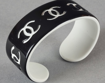 CHANEL ドット柄バングル　vintage Vintage CHANEL CC Logo Gold Cuff Bracelet Used From Japan | eBay