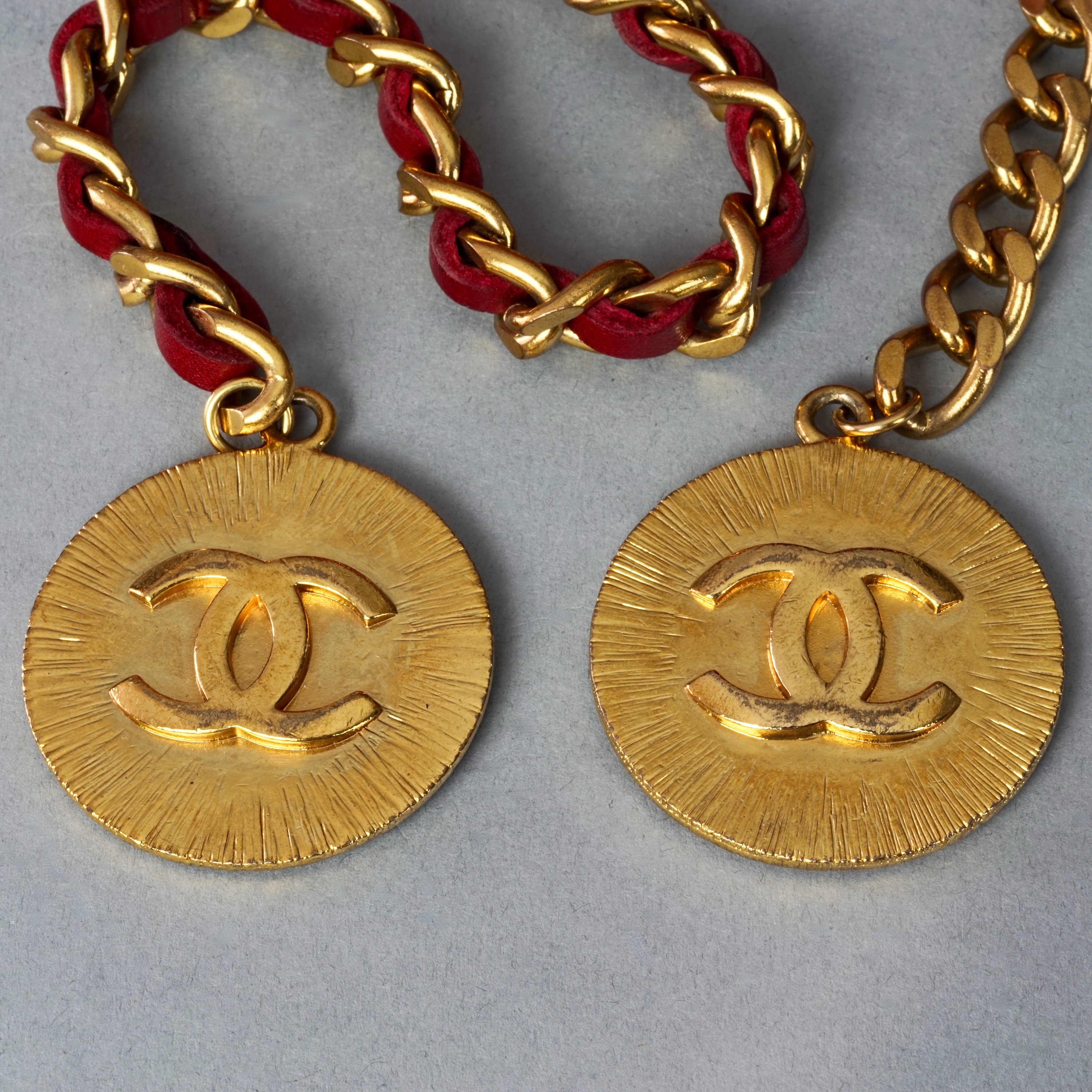 Vintage CHANEL Claudia Schiffer Wide Long Chain Medallion 
