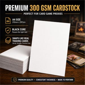 Peut inclure: Une pile de papier cartonné blanc de format A4, 210 mm x 297 mm, avec un cœur noir, parfait pour les jeux de cartes. Le papier cartonné est de qualité supérieure 300 GSM, robuste et durable. Le texte dit "Snaps like real trading cards".