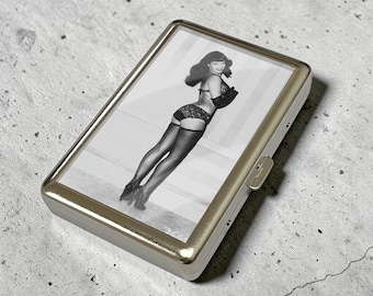 Bettie Page Cigarette Case Art Design Metal Zigarettenetui Joint Holder