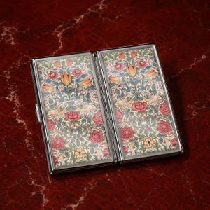 Capri Cigarette Case