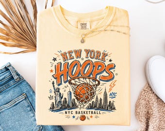 New York Hoops Shirt, NYC Basketball T-Shirt, Retro Streetwear Grafik T-Shirt, Urban Skyline Sport Fan Geschenk