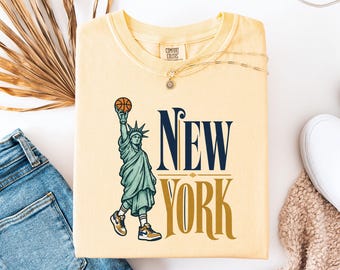New York Basketball Shirt, Freiheitsstatue Hoops T-Shirt, NYC Sport Grafik T-Shirt, Retro Stadt Reise Geschenk