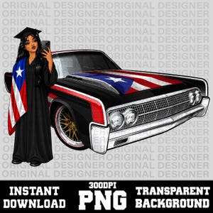 Op de afbeelding: Illustratie van een klassieke zwarte auto met rode en witte accenten, en een Puerto Ricaanse vlagontwerp op de motorkap. Een persoon in een afstudeerjurk en -hoed staat naast de auto en houdt een telefoon vast. De tekst "INSTANT DOWNLOAD PNG TRANSPARENT BACKGROUND" is inbegrepen.