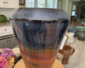 Dark Red Stoneware Vase: Gloss Black, Blue, Sand, Copper Glaze – Angular Silhouette