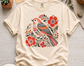 Camiseta Comfort Colors® com estampa de pássaros da arte folclórica ucraniana, camiseta com estampa de pássaros canoros botânicos eslavos, blusa tradicional folclórica com estampa floral de pássaros, camiseta com estética retrô.