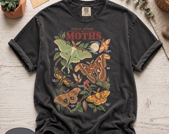 Camiseta Vintage Comfort Colors® Guia de Campo para Mariposas, Camiseta com Estampa de Mariposa Lunar e Entomologia, Camiseta Estilo Cottagecore Dark Academia para Amantes de Insetos