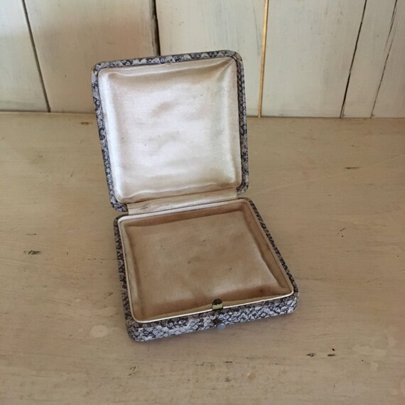Vintage Jewelry Box - image 3