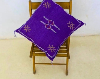 Funda de almohada de seda Sabra marroquí hecha a mano, cojín bohemio bereber morado real, decoración tribal para el hogar.