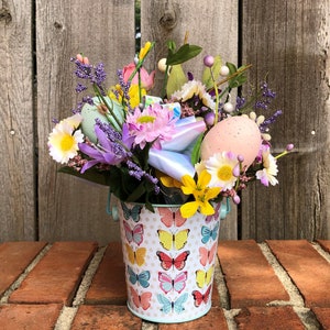 Easter Floral Arrangement in Beautiful Spring Colors