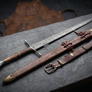Espada larga medieval de acero de Damasco forjada a mano / Espada de guardabosques con vaina de madera.