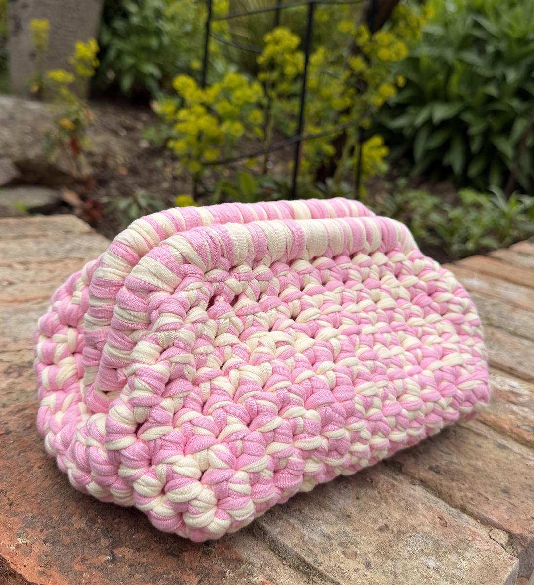 40 Crochet Clutch Bags with Fringe, Wristlets, and Granny Squares 1 Crochet clutch bag