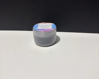 Aktivkohle Bentonit Maske mit Tonerde für die Reinigung