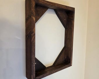 Moldura personalizada com acabamento em verniz