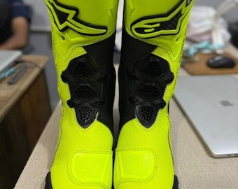 アルパインスターズ スーパーテックR ベンテッドブーツ - ネオンイエロー蛍光ブラック - プロフェッショナルモーターサイクルレーシングギア - 高視認性プロテクター付きトラックブーツ