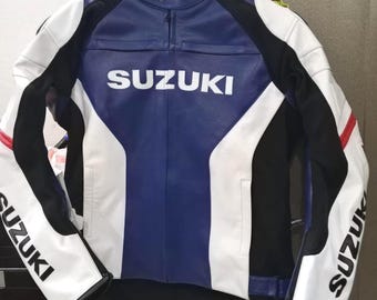 スズキGSXRレーシングレザージャケット - プロ仕様スポーツバイクギア - 装甲付きバイカーアパレル - 本革製モーターサイクルライディングジャケット