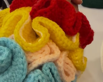 Handmade Crochet Scrunchie | Weiches Haar-Accessoire | Niedliches Alltags Scrunchie | Benutzerdefinierte Farben