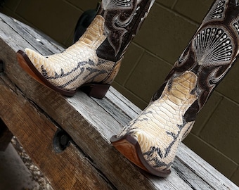 Old Corral Python Cowboy Boots Snip Toe Size 9 / 27.5