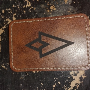 Toppa in pelle con segnalino sulla mappa di Skyrim