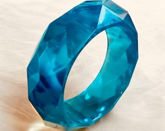 Vintage Lucite Diamond Faceted Bangle Bracelet