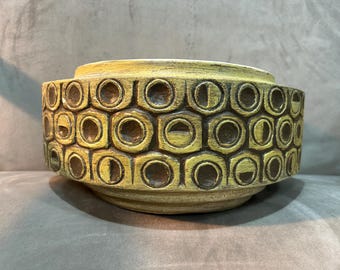 McCoy Scandia #34 Planter in Beige