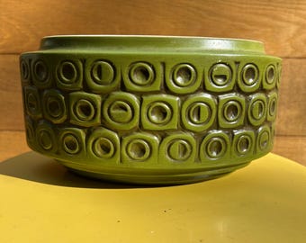 McCoy Scandia Planter 33 in Avacado Green