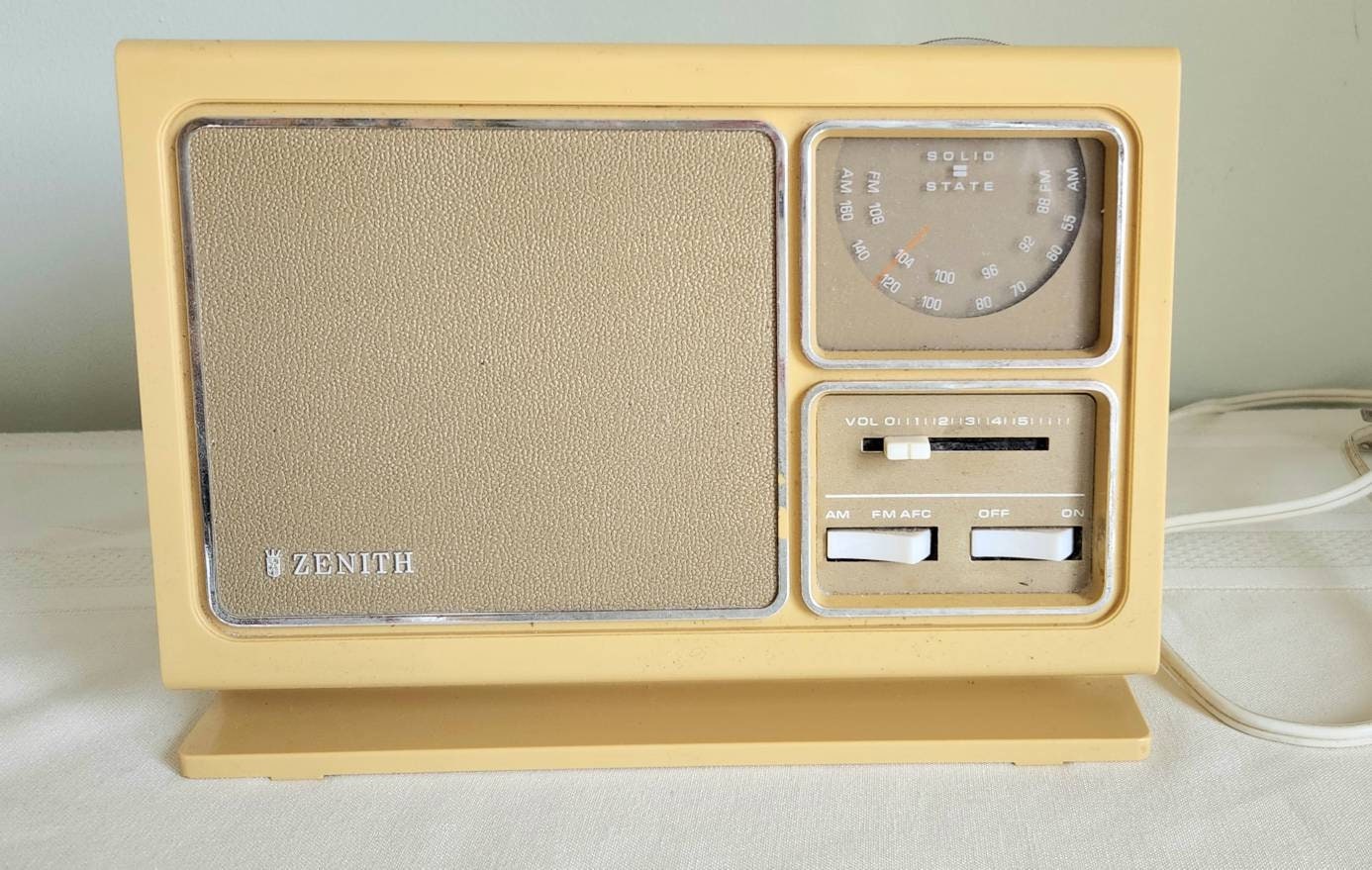 Vintage Zenith AM FM Zenith Radio Corp. Model Number F410P2 - Etsy