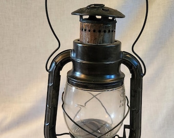 Vintage Dietz Lantern No. 2 D-lite USA Made NY Oil Lantern